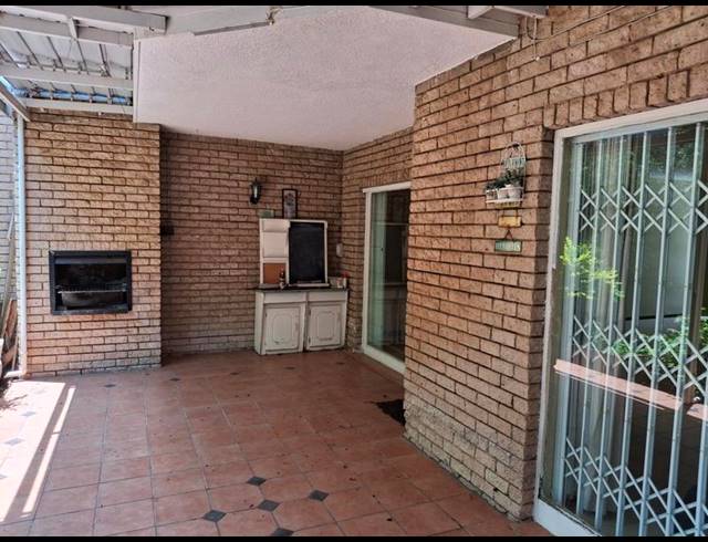 3 BEDROOM TOWNHOUSE FOR SALE IN MORNINGSIDE